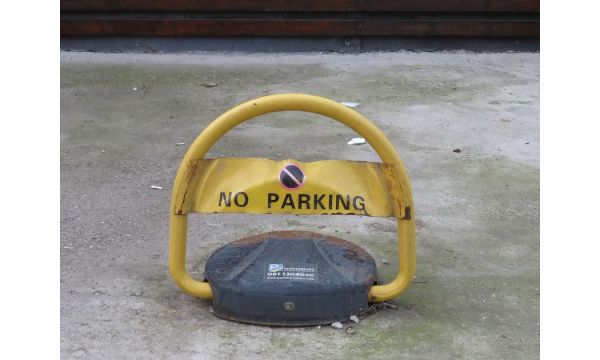Nedozvoljena „rezervacija“ parkinga sve češća pojava u gradu