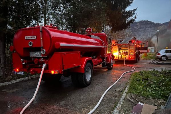 Požar u fabrici "Duvan" stavljen pod kontrolu