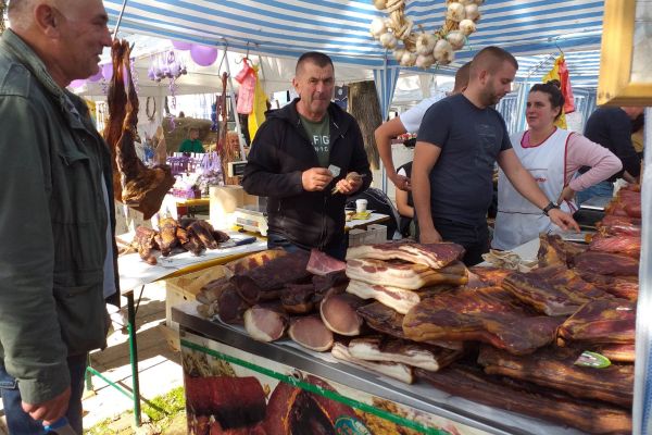 PU: Na manifestacijama i usmeno izricanje mere privremene zabrane obavljanja delatnosti