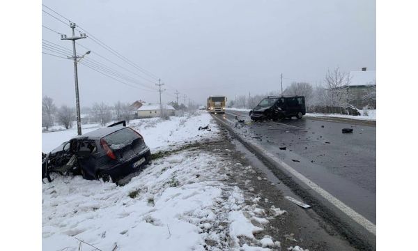 Vozač poginuo, suvozač teško povređen