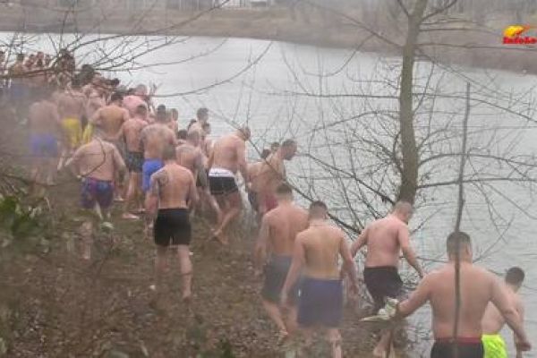 Rekordan broj plivača za Časni krst u Loznici