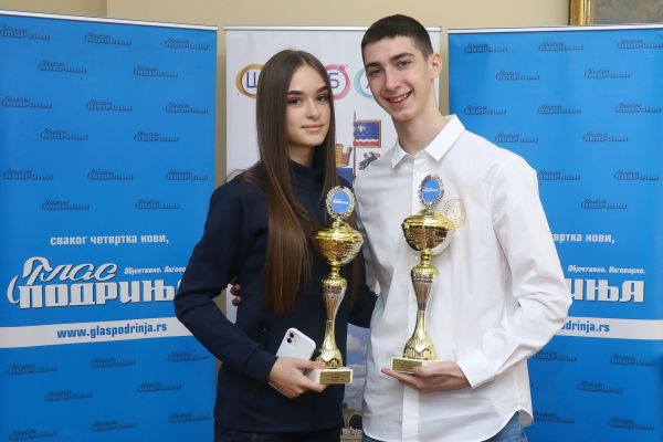 Најбољи међу младима: Јана Лукић и Жарко Крајишник (фото: Глас Подриња)