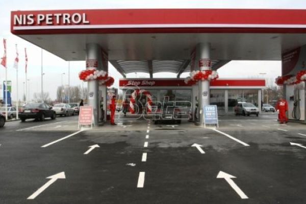 Benzin u Srbiji od sutra skuplji dva, a dizel jeftiniji tri dinara