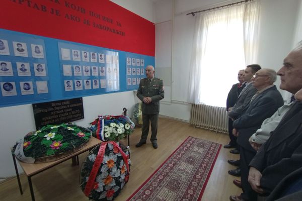 Polaganjem venaca u kasarni "Cerski junaci" u Šapcu obeležena godišnjica početka bombardovanja