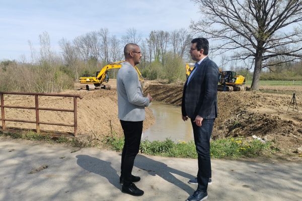 Градоначелник јуче обишао радове на уређењу корита реке Добраве