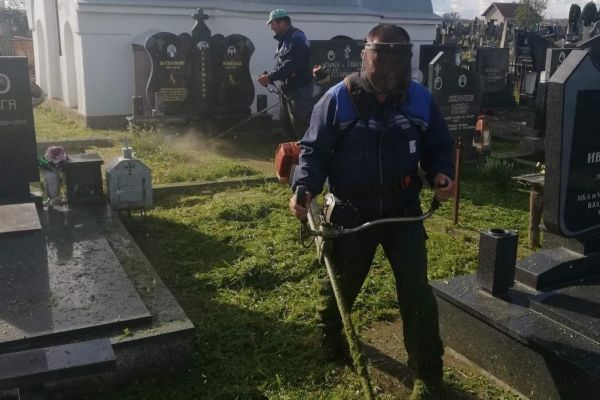 Радови на уређењу и чишћењу гробаља