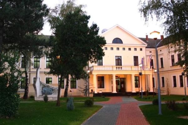 Produžen rok za prijavu polaganja prijemnog ispita za specijalizovana odeljenja