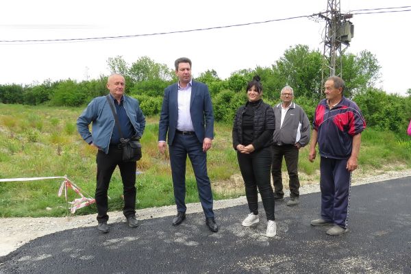 У току радови на асфалтирању 2,3 километра пута у Бојићу