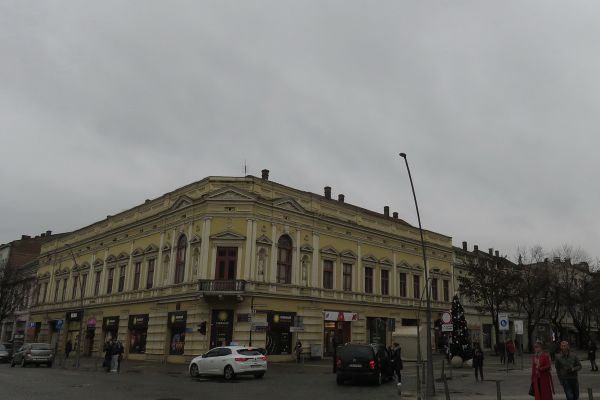 Нестабилно, местимично киша, пљускови и грмљавина