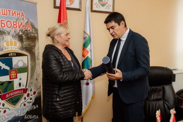 Uručena povelja porodici profesora Miroslava Petrovića