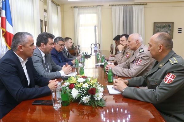 Састанак представника Војске Србије и градоначелника Шапца о даљој заједничкој сарадњи у ванредним ситуацијама