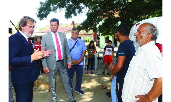Ministar Žigmanov i gradonačelnik Pajić posetili meštane Gornje Vranjske pogođene majskim poplavama