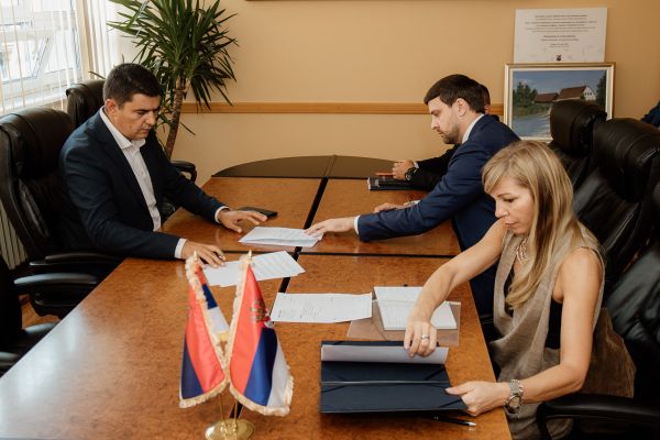 Potpisan ugovor vredan 2,3 miliona dinara za unapređenje softvera za elektronsku pisarnicu u Ljuboviji