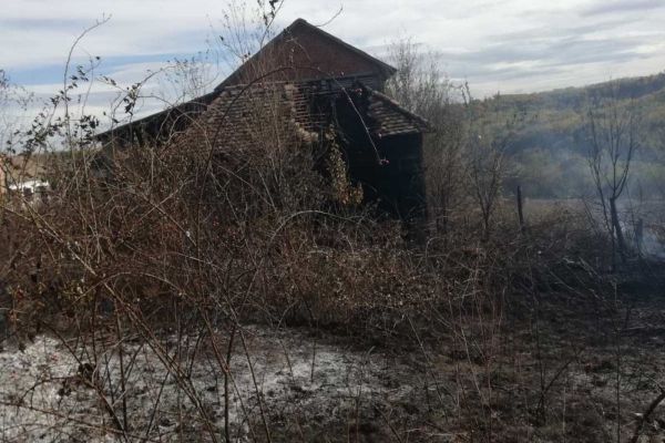 Цуљковић: Пожар са њиве стигао до дворишта