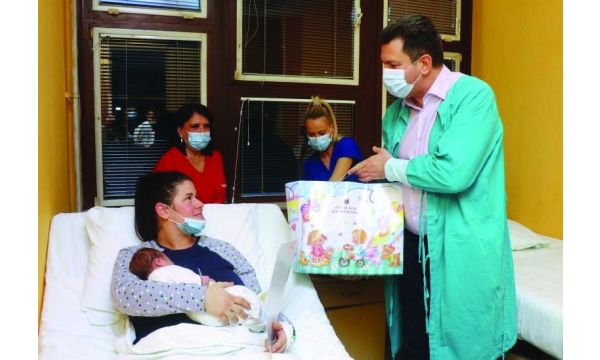Grad Šabac darovao prvorođenu bebu