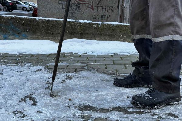Десет Шапчана повређено приликом падова на леду