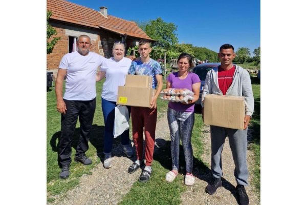 Fondacija "Balans" uručila pomoć povodom Uskrsa za tri porodice u Belotiću