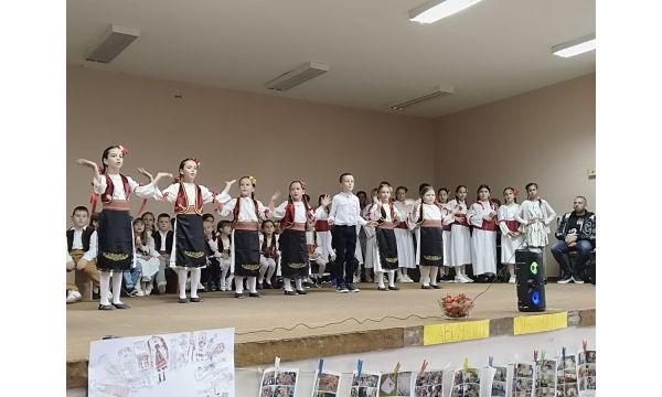 Deca čuvaju običaje i tradiciju