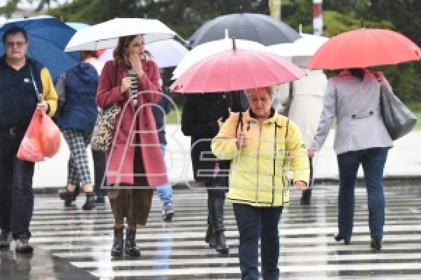 Данас облачно, поподне киша и пљускови