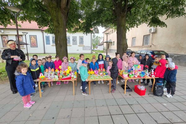 PU "Slava Ković" organizovala Vaskršnju prodajnu izložbu