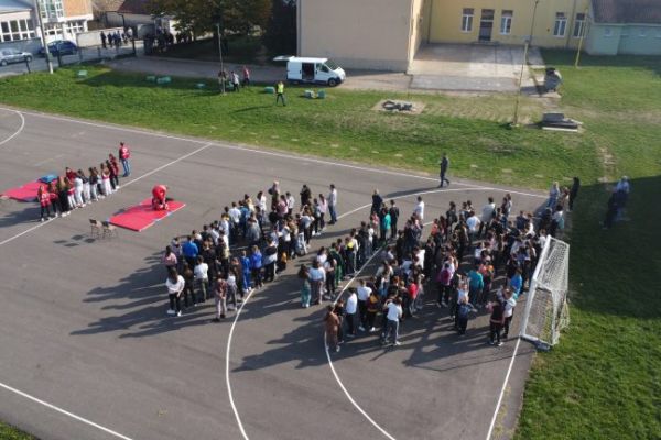 Vladimirci: Pokazna vežba osnovaca u slučaju zemljotresa