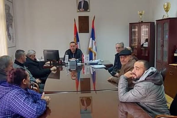 Vladimirci: Predsednik opštine organizovao prijem građana