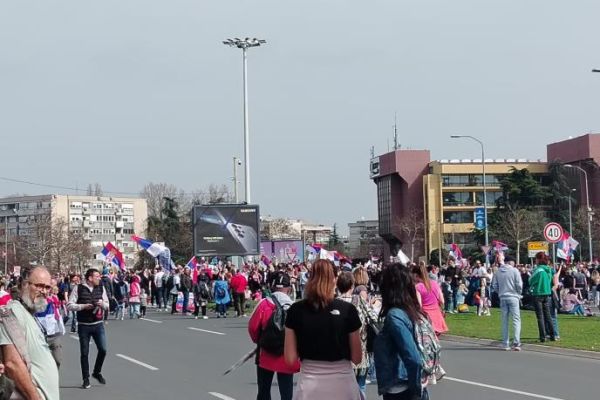 Протест "15. за 15" у Београду – почело окупљање; И представници власти и студенти позивају на миран протест