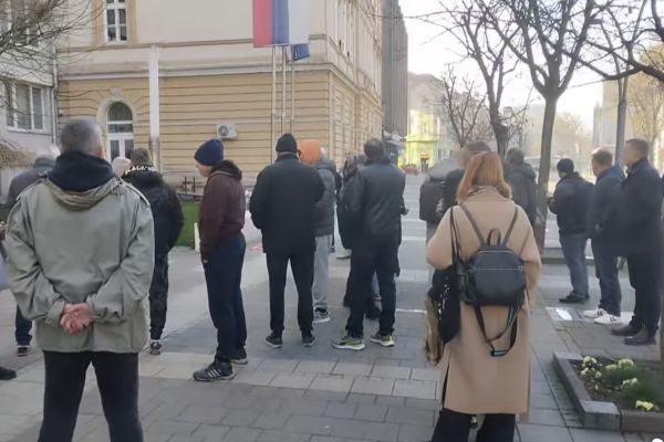 Protest ispred Gradske uprave Šapca