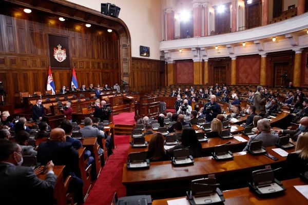U Parlamentu sutra glasanje o ostavci predsednika Vlade