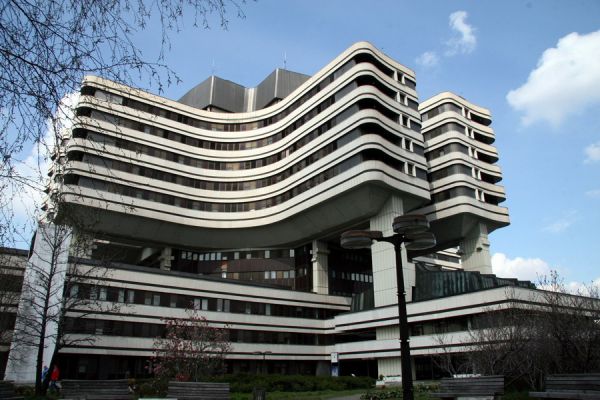 ВМА потврдио: Преминула шеснаеста жртва пада надстрешнице у Новом Саду