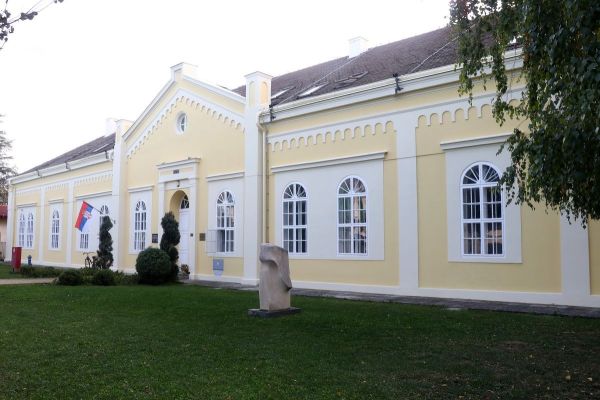 „Gradsko poglavarstvo - vek ranije“