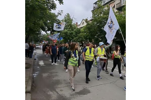 Studenti na putu ka Loznici