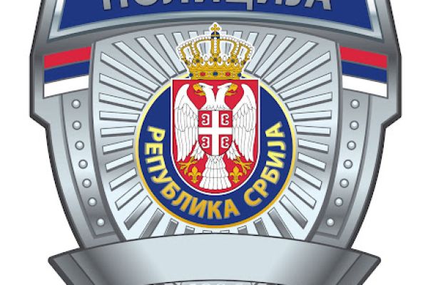 MUP poziva građane da prijave informacije o čoveku koji je oskrnavio spomen-obeležje kod Železničke stanice u Novom Sadu
