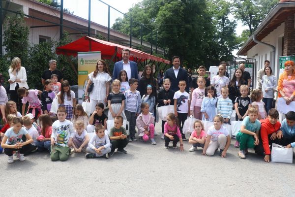 Награде за најбоље радове на Ликовно-литерарном конкурсу "Летњиковац будућности"