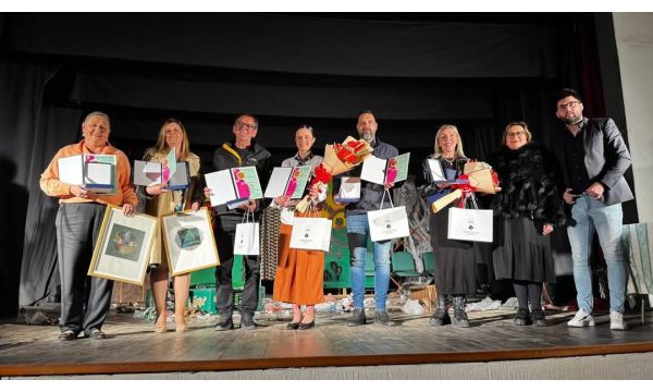 Nagrade za dečiji folklorni ansambl i Amatersko pozorište
