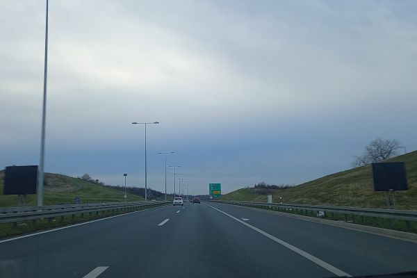 Kamioni čekaju šest sati na Batrovcima