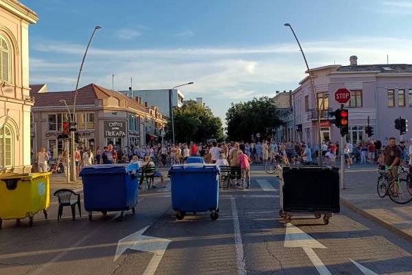 Blokada raskrsnice kod Šabačke gimnazije