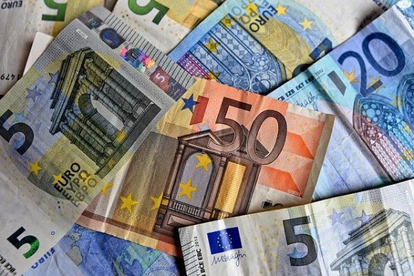 Средњи курс НБС: За један евро потребно 117,2182 динара
