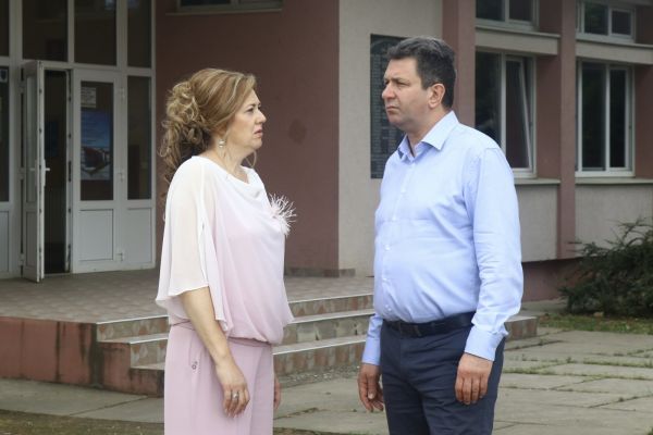 Градоначелник посетио школе у Накучанима и Петловачи