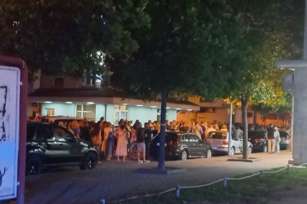 Jajima na prostorije SNS-a u Šapcu