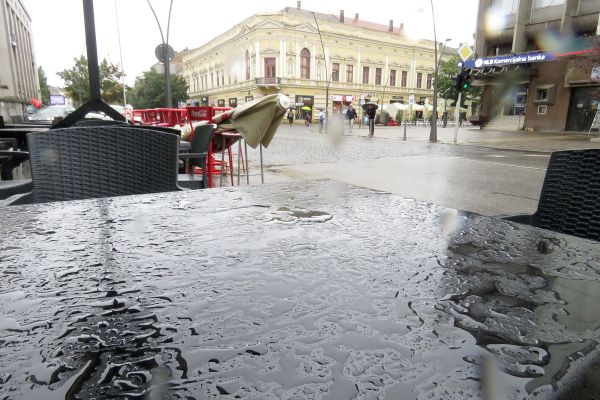 Značajna promena vremena – osetno svežije uz pljuskove i grmljavinu