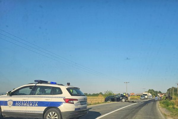 Jedna osoba stradala u nezgodi između Štitara i Slepčevića