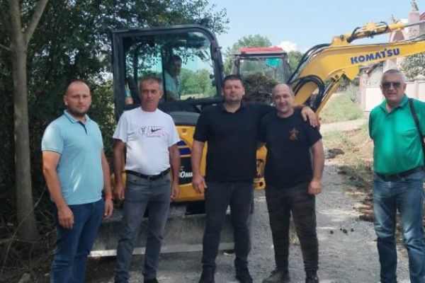 Уређење путева у Месној заједнци Месарци