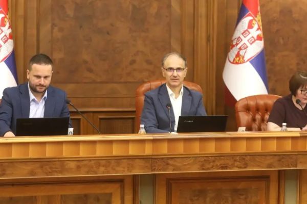 Усвојена уредба о ограничавању маржи на робу значајну за снабдевање грађана