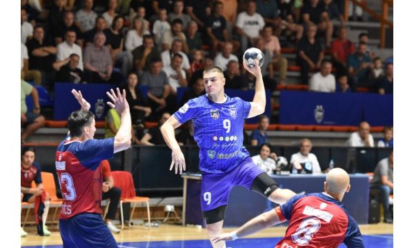 Veliki rival i autsajder