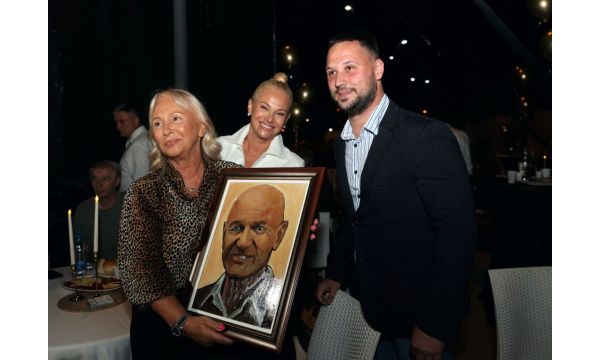 Veče sećanja, emocija i poklon za porodicu Šaulić