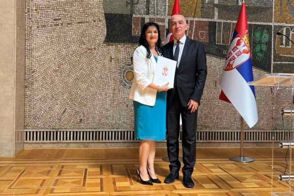 Potpisan ugovor o adaptaciji i opremanju kabineta za informatiku u školi u Klenju