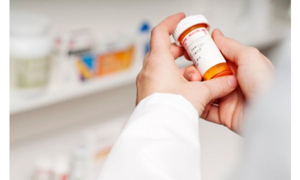 Farmaceut- više od belog mantila