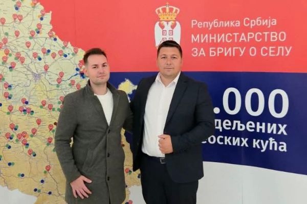 Потписан уговор о додели бесповратних средстава за куповину још једне куће са окућницом на селу