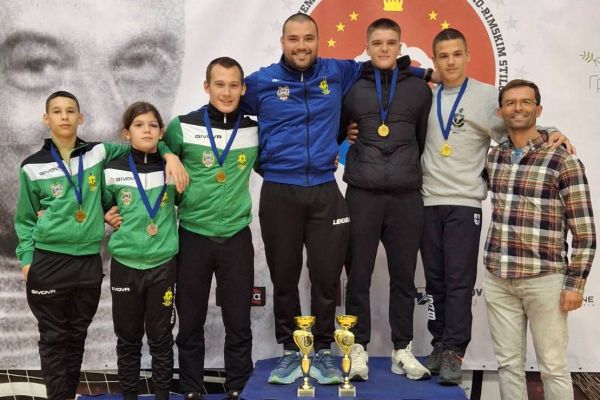 Četiri medalje za Vitez u Novom Sadu